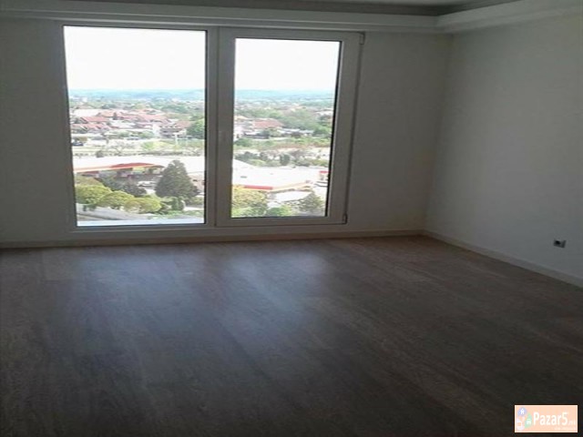 Se Izdava Prazen Trosoben Stan Vo Cevahir