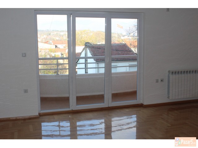 Се продава нов трособен во Маџир Маало