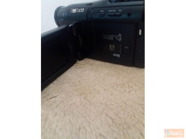 Се продава: Апарат Minolta и Камера Panasonic