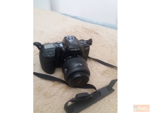 Се продава: Апарат Minolta и Камера Panasonic