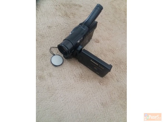 Се продава: Апарат Minolta и Камера Panasonic