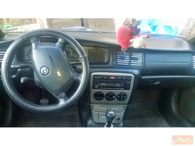 Prodavam Opel Vektra