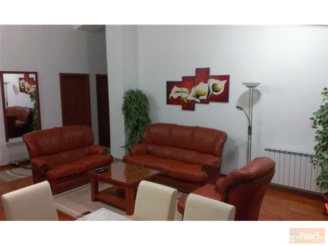 Се изнајмува стан 96м2 во Центар-Дебар Маало