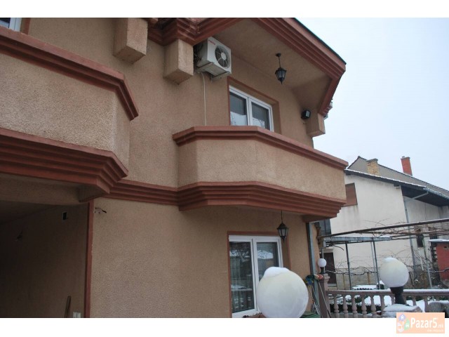 Се продава 245 м2 куќа во Бутел