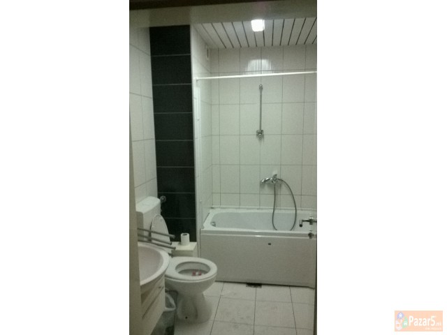 Се изнајмува стан од 90 м2 во Центар