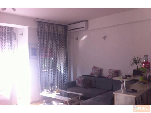 Се изнајмува 60м2 стан во Градски парк