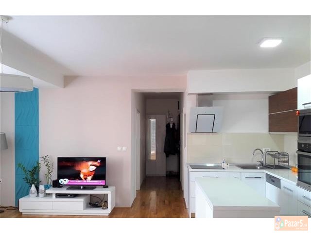 Се изнајмува 60м2 стан во Карпош 2