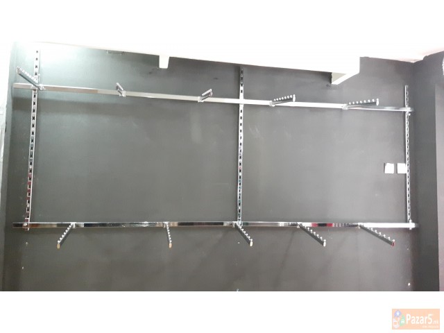 Se Prodava Inventar Za Butik