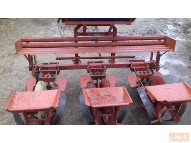 Masina Za Sadene Tutun Piper I Dr..