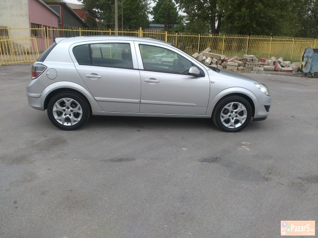 Opel Astra 1.7cdti Mnogu Socuvano