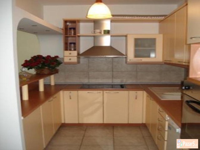 Se Izdava Trosoben Stan Vo Micurin