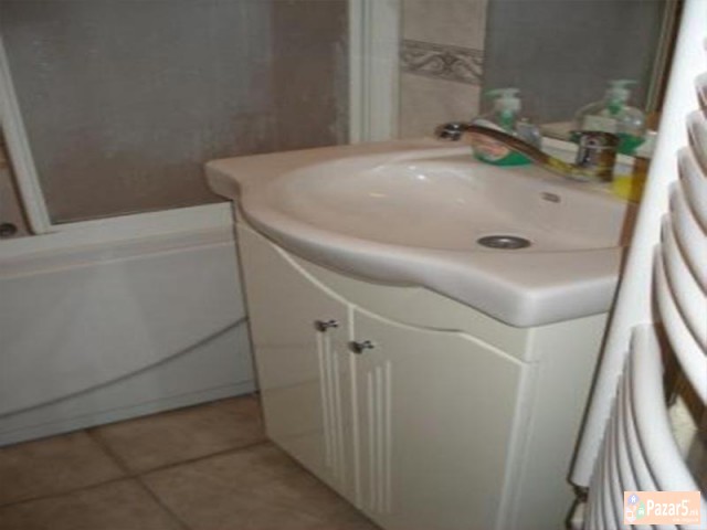 Se Izdava Trosoben Stan Vo Micurin