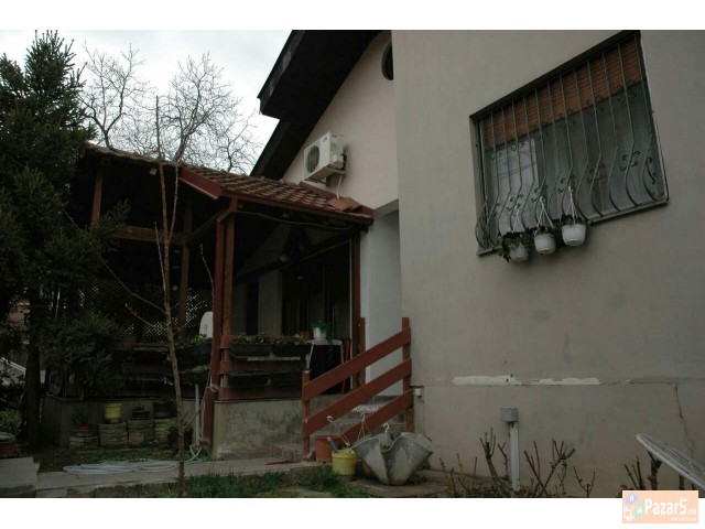 Се продава куќа 90м2 во Црниче