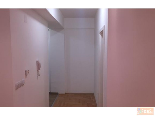 Се продава двособен стан во Аеродром