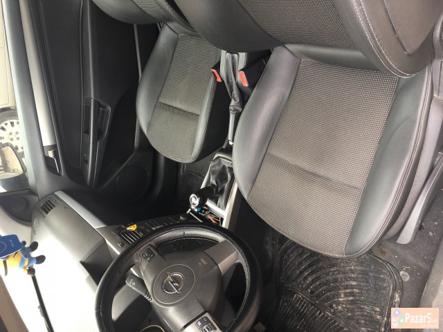 Se Prodava Opel Astra Gtc 1.7 2006god