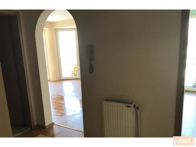 Се продава стан 56м2 позади Рамстор