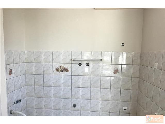 Се продава стан 56м2 позади Рамстор