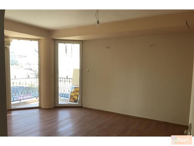 Се продава стан 56м2 позади Рамстор