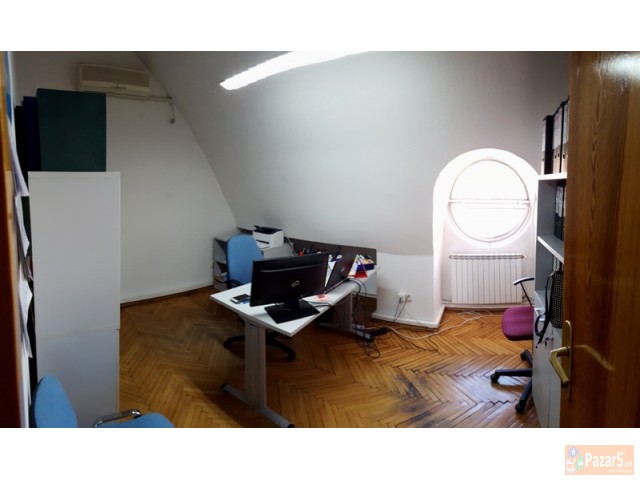 Se Iznajmuva Deloven Prostor 204m2 Nad Crven Krst