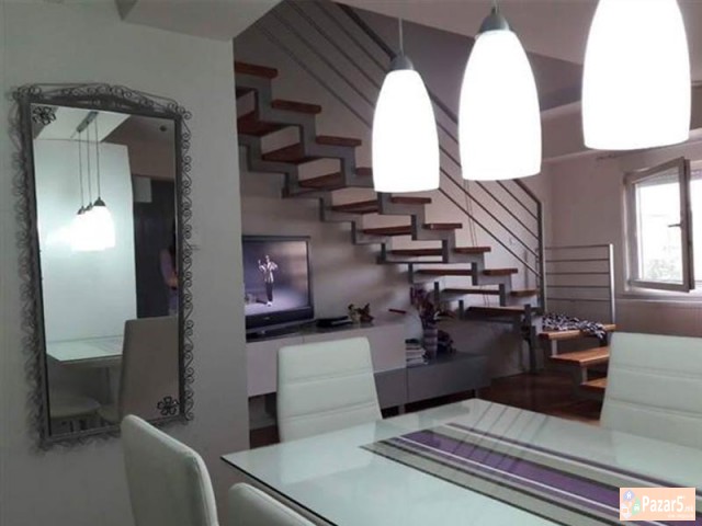 СЕ ИЗДАВА ТРОСОБЕН СТАН ВО АЕРОДРОМ