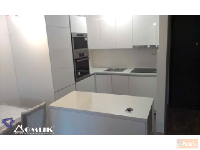 Domik Izdava Luksuzen Nevselen Stan Kaj Katolicka