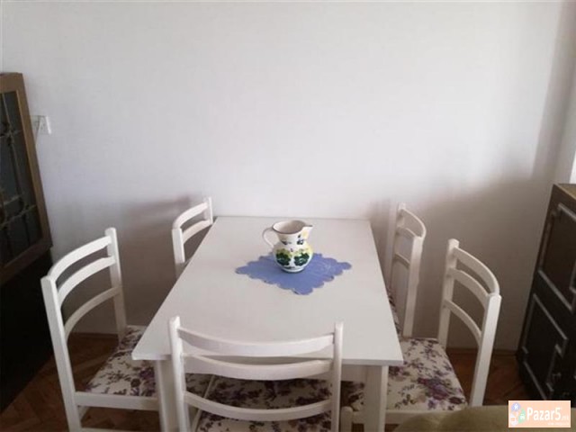 СЕ ИЗДАВА ГАРСОЊЕРА ВО КАРПОШ 4