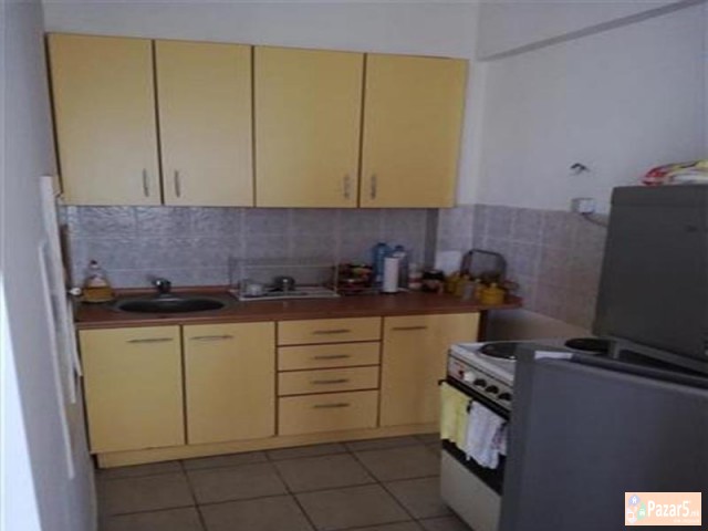 СЕ ИЗДАВА ГАРСОЊЕРА ВО КАРПОШ 4