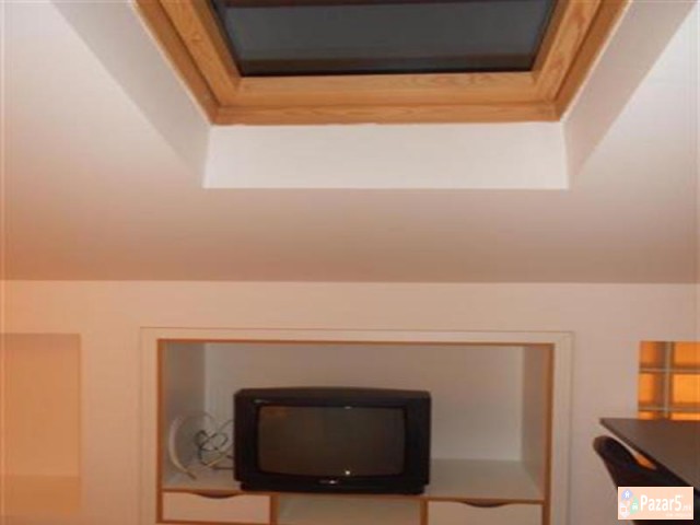 СЕ ИЗДАВА ТРОСОБЕН СТАН ВО КАПИШТЕЦ