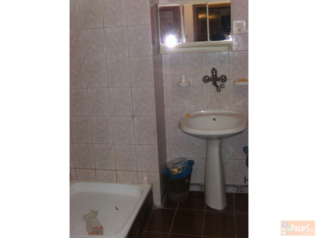 СЕ ИЗДАВА ЕДНОСОБЕН СТАН ВО КАПИШТЕЦ