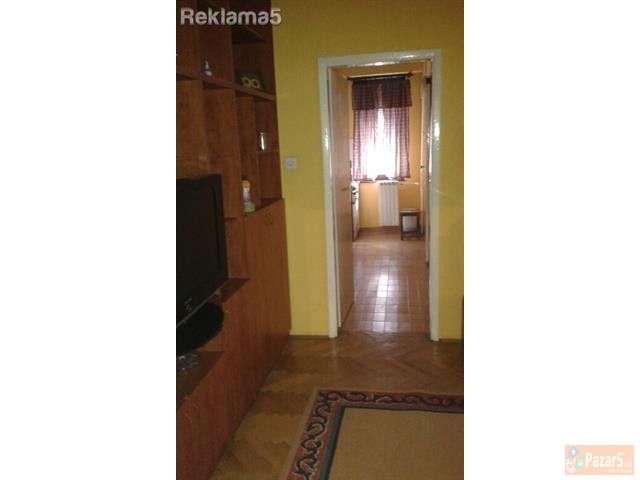 Se Izdava Dvosoben Namesten Stan Kaj Zeleznicka