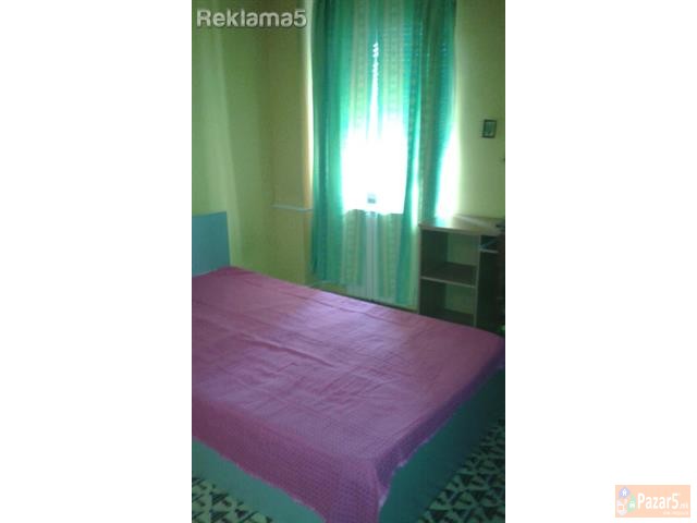 Se Izdava Dvosoben Namesten Stan Kaj Zeleznicka