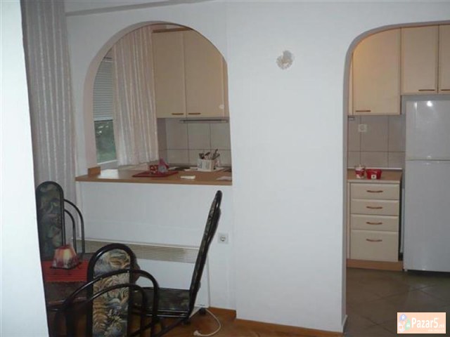 СЕ ИЗДАВА ДВОСОБЕН СТАН ВО ЦЕНТАР