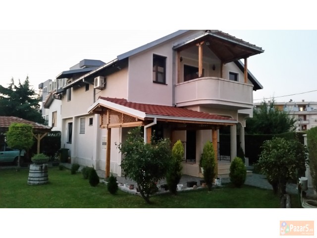 Se Prodava Kukja Vo N.hrom