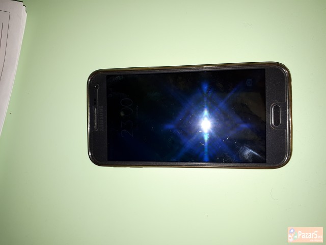 Prodavam...samsung Galaxy E5 