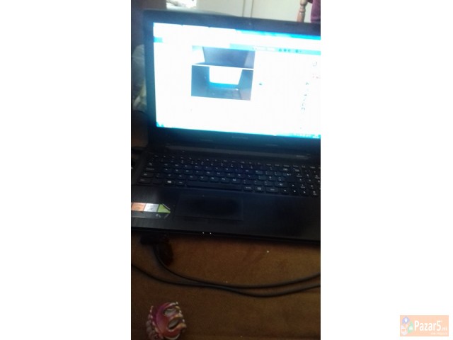 Se Prodava Lap Top Lenovo