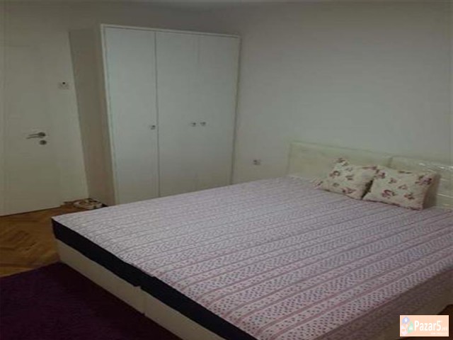 СЕ ИЗДАВА ТРОСОБЕН СТАН ВО КАРПОШ 1