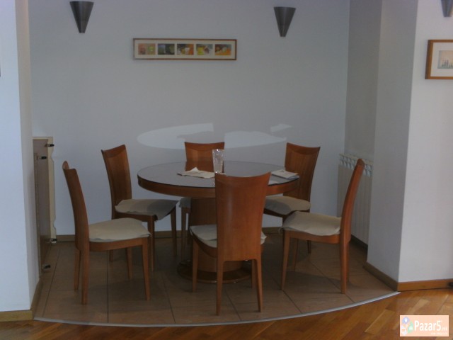 СЕ ПРОДАВА 4-СОБЕН СТАН ВО ДЕБАР МААЛО