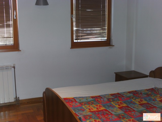 СЕ ПРОДАВА 4-СОБЕН СТАН ВО ДЕБАР МААЛО