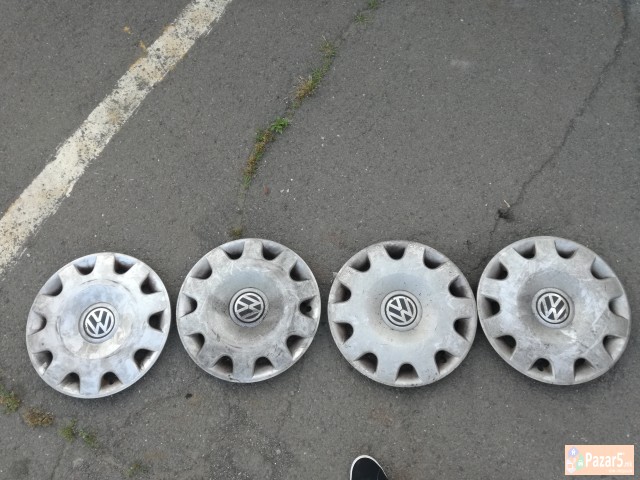 Продавам 4 оригинални Vw раткапни 15ки