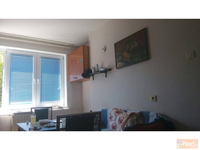 Izdavam Garsonjera Vo Avtokomanda