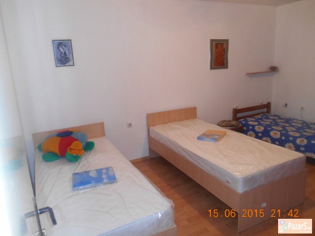 Izdavam Trosoben Stan K.voda