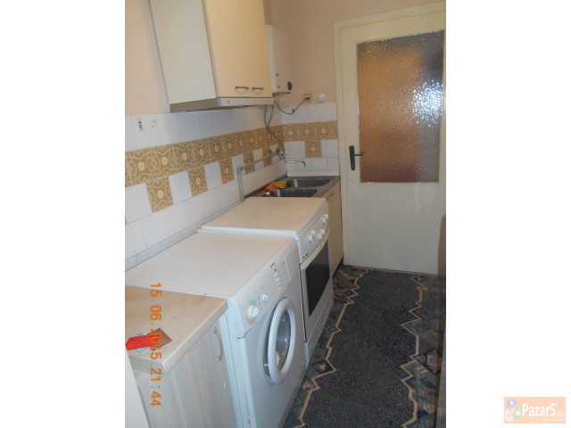 Izdavam Trosoben Stan K.voda