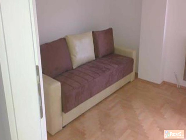 СЕ ИЗДАВА  ТРОСОБЕН СТАН ВО КИСЕЛА ВОДА