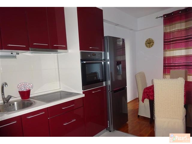 Се изнајмува нов стан 55м2 во Центар