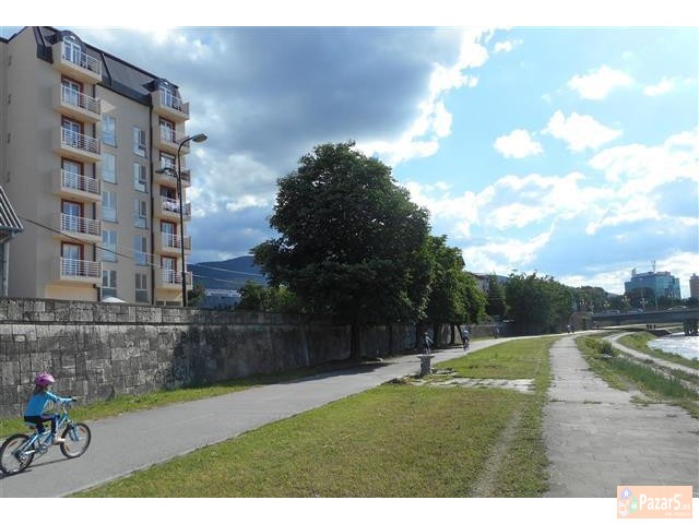 Се изнајмува нов стан 55м2 во Центар