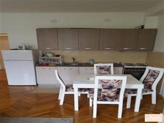 СЕ ИЗДАВА ДВОСОБЕН СТАН ВО ДЕБАР МААЛО