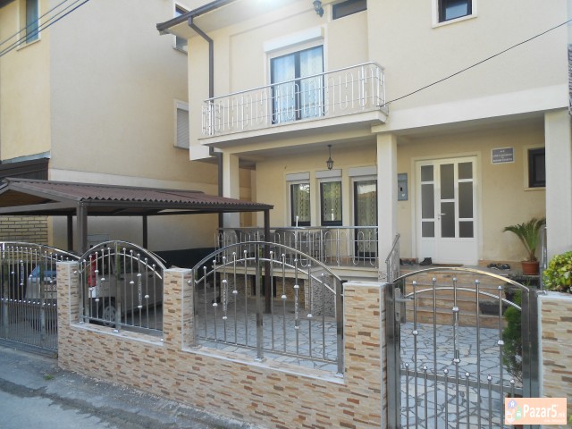 Izdavam Sobi Vo Ohrid!!!