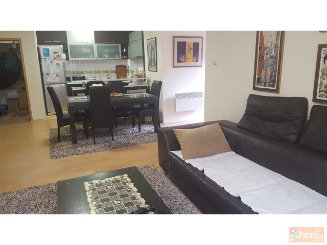 Itno! Trosoben Stan Na Odlicna Lokacija