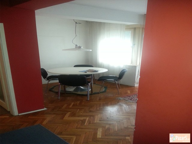 СЕ ИЗДАВА ТРОСОБЕН СТАН ВО АЕРОДРОМ