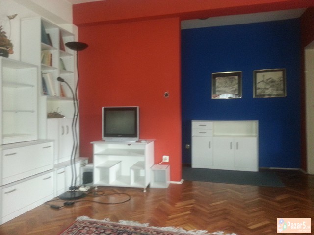 СЕ ИЗДАВА ТРОСОБЕН СТАН ВО АЕРОДРОМ